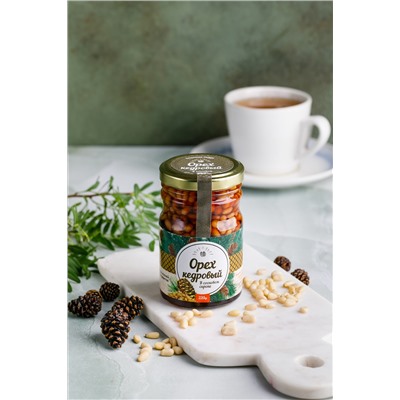 Кедровый орех в сиропе из сосновой шишки / стекло / 220 гр / Солнечная Сибирь