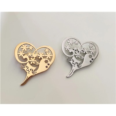 Брошь из стали