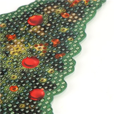 Алмазная мозаика на новый год с полным заполнением на фигурке «Ёлка», набор для творчества