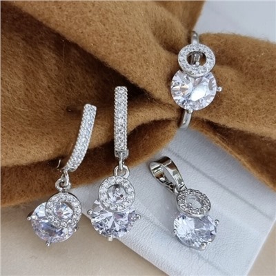 Комплект ювелирной бижутерии коллекция "Дубай" серьги, кулон и кольцо 17 р, покрытие посеребрение, вставка: фианит и цирконы, цвет: прозрачный, арт.313.506-17