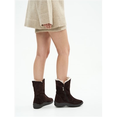 Полусапоги женские шоколадные замшевые с замком на литой подошве