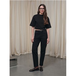 Актуальная коллекция CONTE CON-844 Чёрные джинсы relaxed mom с декоративной отстрочкой на задних кар