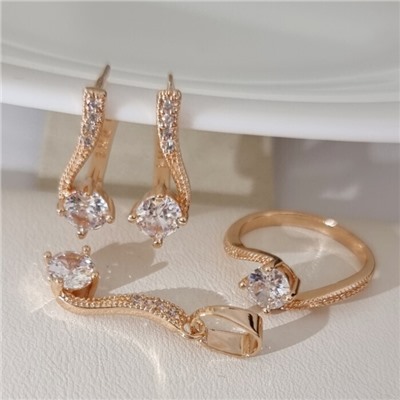 Комплект ювелирной бижутерии коллекция "Дубай" серьги, кулон и кольцо 17 р, покрытие позолота, вставка: фианиты, цвет: прозрачный, арт.314.915-17