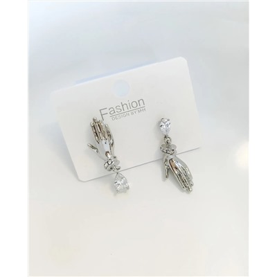 Стильные серьги