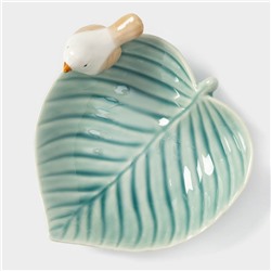 УЦЕНКА Блюдо керамическое «Птичка на листочке», 15.5×15.5 см, голубое