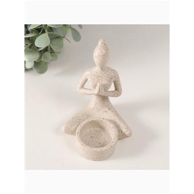 Подсвечник на 1 свечу «Девушка. Приветствие», полистоун, белый в крапинку, 8.5×8.8×11.7 см