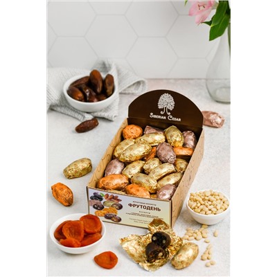 Фрутодень с кедровыми орехами Ассорти / финик,чернослив,курага / шоу-бокс / 640г / ТМ Сибирский кедр