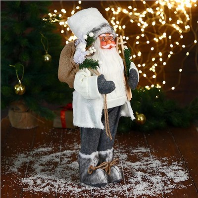 Дед Мороз под ёлку «Зимнее волшебство. В белом свитере, с лыжами», 45 см