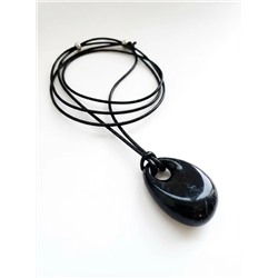 Кулон на шнурке