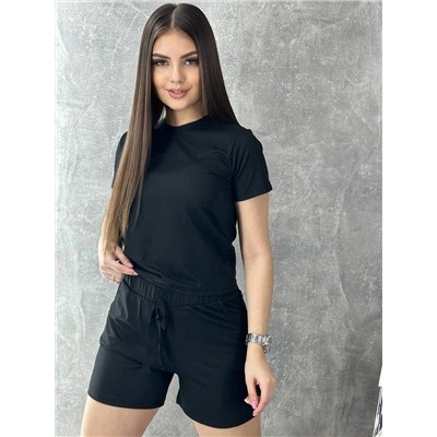 комлект футболка и шорты
