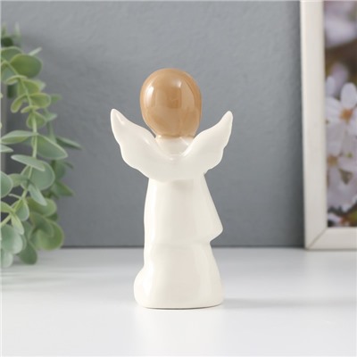 Фигурка керамика «Девочка-ангел в платье с листиками на облаке», 5.7×4×11.5 см