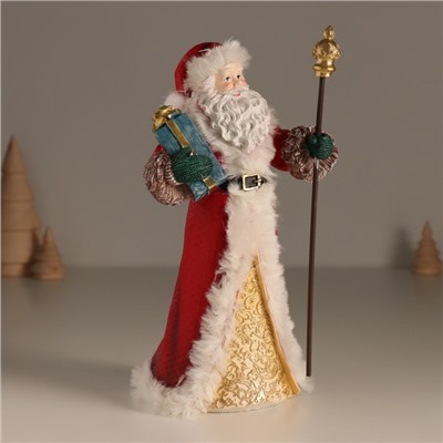 Фигурка полистоун «Дед Мороз в красной шубе, с посохом, с подарком», 11.5×8.5×20.5 см