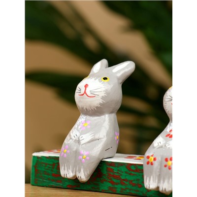 Сувенир «Зайки на скамейке», 18×4×6 см, дерево