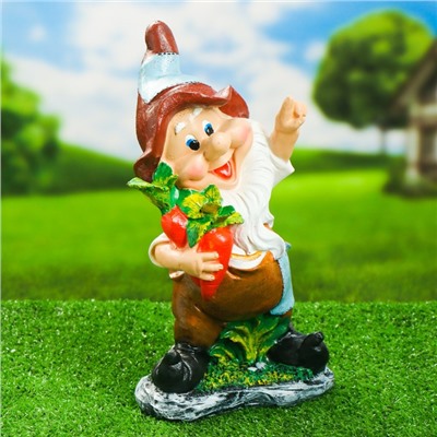 Садовая фигура из полистоуна «Гном с морковкой», 19×38 см, МИКС