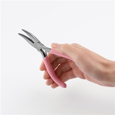 Тонкогубцы изогнутые, для рукоделия, 13×6.5 см, цвет серебряный/розовый