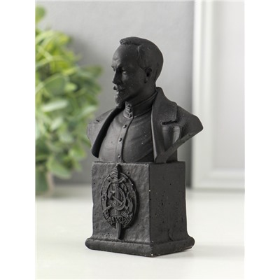 Бюст «Дзержинский Ф.Э.», гипс, 16×7 см, графит