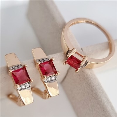 Комплект ювелирная бижутерия коллекция  "Дубай" серьги и кольцо 19 р, покрытие: позолота, вставка: фианиты, цвет: малиновый и прозрачный, арт.217.298-19