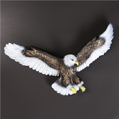 Подвесной декор из полистоуна «Орел летящий», 53×32 см