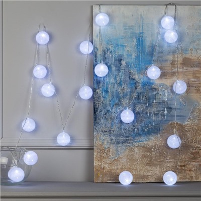 УЦЕНКА Гирлянда «Нить» 5 м с насадками «Клубки белоснежные», IP20, прозрачная нить, 20 LED, свечение белое, 220 В