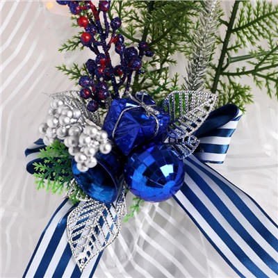 Новогодняя композиция на стол «Зимнее волшебство. Причуды», яблочки и веточки, 25 см, синий