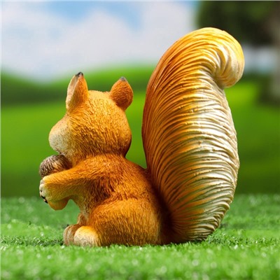 Садовая фигура из полистоуна «Белка c жёлудем», 14×9×13 см