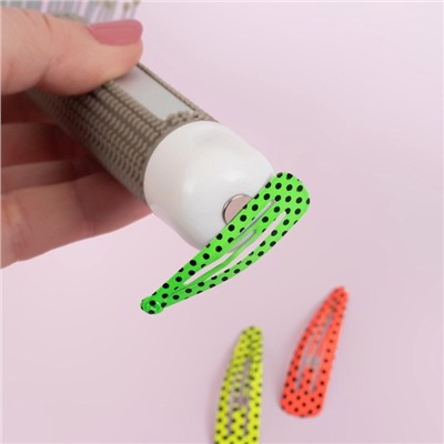 Расчёска массажная, с магнитом, прорезиненная ручка, 7.5×25.5 (±1) см, серая