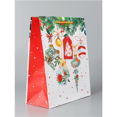 Пакет подарочный новогодний «Ёлка с украшениями », 26×32×12 см