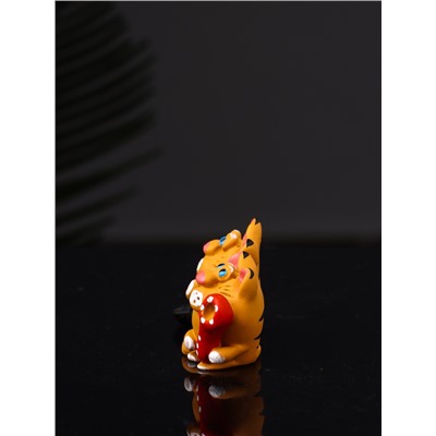 Фигурка полистоун «Два кота с яичницей», 3.2×7×2.6 см