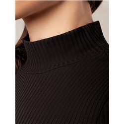 Футболка из фактурного трикотажа в рубчик