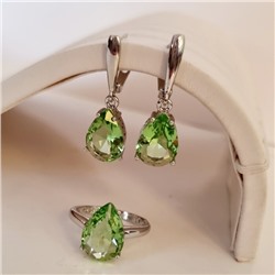 Комплект ювелирная бижутерия серьги и кольцо 17 р, покрытие: посеребрение, вставка: фианит, цвет: зеленый, арт.313.074-17