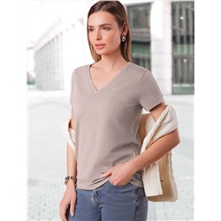 Футболка из премиального хлопка с V-образным вырезом