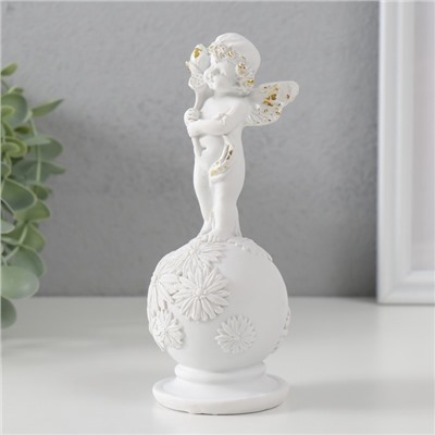 Фигурка полистоун «Белоснежный ангел на шаре с цветами», с золотом, 16×6×6 см