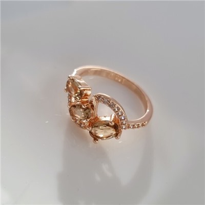 Кольцо 17 р ювелирная бижутерия коллекция "Дубай", покрытие позолота, вставка: фианиты и цирконы, цвет: бежевый и прозрачный, арт.414.120-17