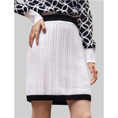 Юбка фактурной вязки с трикотажной подкладкой