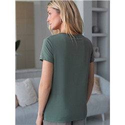 Футболка из премиального хлопка с V-образным вырезом