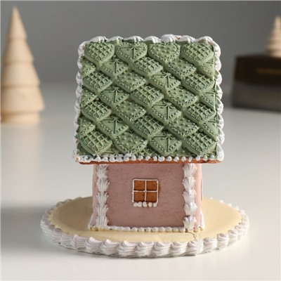 Фигурка полистоун «Пряничный домик серый с зелёной крышей», 12.5×12.5×11.5 см