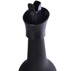 80764 Бутылка д/масла 750 мл. черный MB (х12)