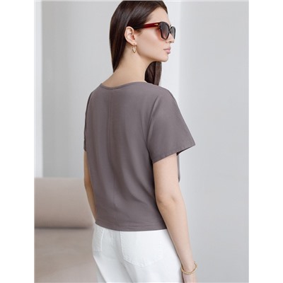 Нарядная футболка с блестящим принтом