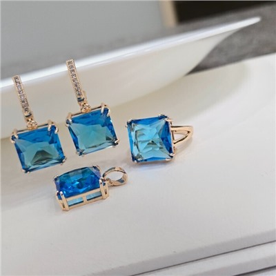 Комплект ювелирной бижутерии коллекция "Дубай" с крупным камнем серьги, кулон и кольцо 18 р, покрытие позолота, вставка: фианит, цвет: голубой и прозрачный, арт.313.278-18