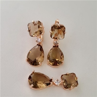 Комплект ювелирной бижутерии Дубайское золото: серьги и кулон с крупным камнем, покрытие позолота, вставка: фианит, цвет: коричневый, арт.414.039