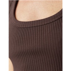 Топ из трикотажа в широкий рубчик