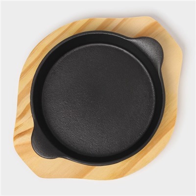 Сковорода «Круг с ручками», d=15.5 см, чугун, на деревянной подставке