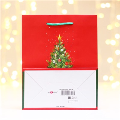 Пакет подарочный новогодний ламинированный «Большая ёлка», 18×22.3×10 см