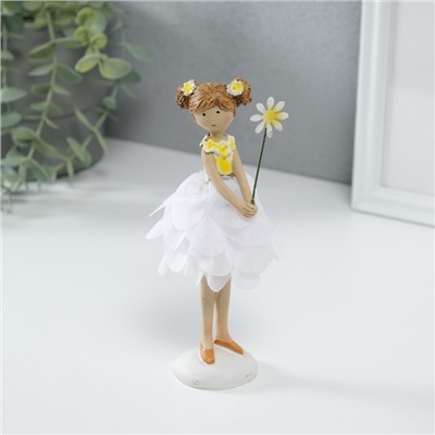Фигурка полистоун «Девочка фея в бело-жёлтом платье с палочкой», 7×7×16.5 см