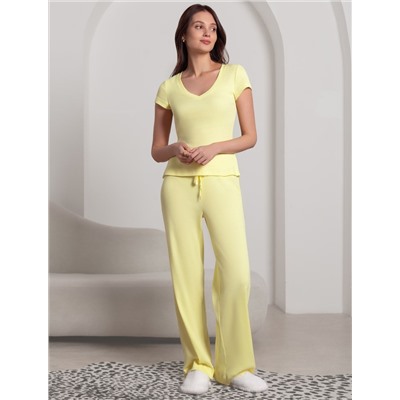 Футболка с V вырезом из фактурного трикотажа в рубчик