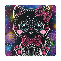 Алмазная мозаика на черном фоне 15*15 "Китти" в корокбе