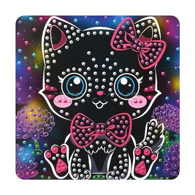 Алмазная мозаика на черном фоне 15*15 "Китти" в корокбе