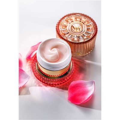 Многофункциональный крем для лица с эффектом сияния Wedding Weekend