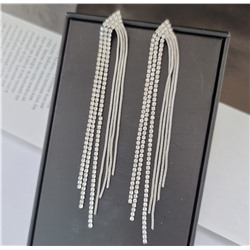 Длинные элегантные серьги цвет серебристый, камень белый переливающийся, 101012, арт.748.196