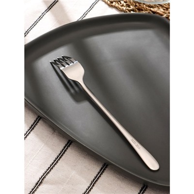 Вилка столовая из нержавеющей стали Magistro Elegance, 21×2.5 см, на подвесе, толщина 2 мм, цвет серебряный